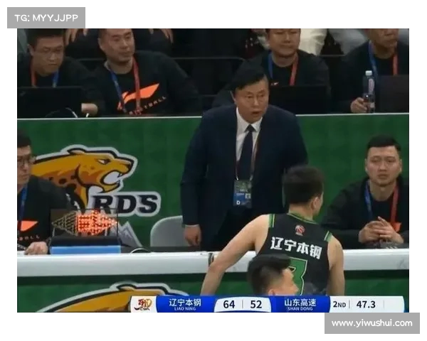 CBA历史首次杨鸣主场与技术台人员激烈冲突越界骂人创纪录 CBA历史首次杨鸣主场与技术台人员激烈冲突越界骂人创纪录